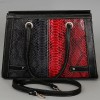 Женская сумка красно-черного цвета